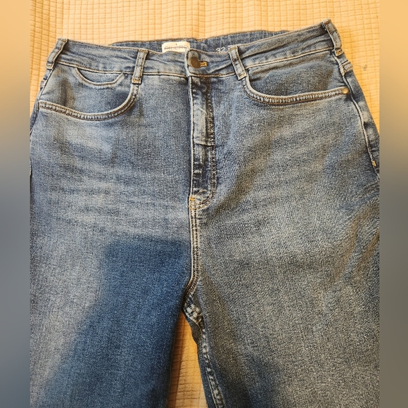 NWOT Pilcro Jeans Size 32. Very Flattering Style! - Picture 3 of 6